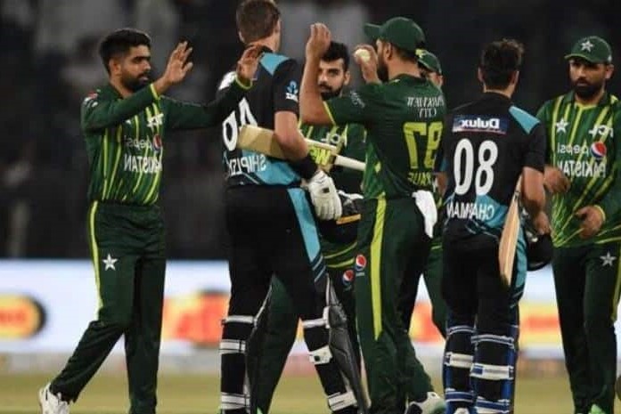 Pakistan choose to field in third T20I against New Zealand
